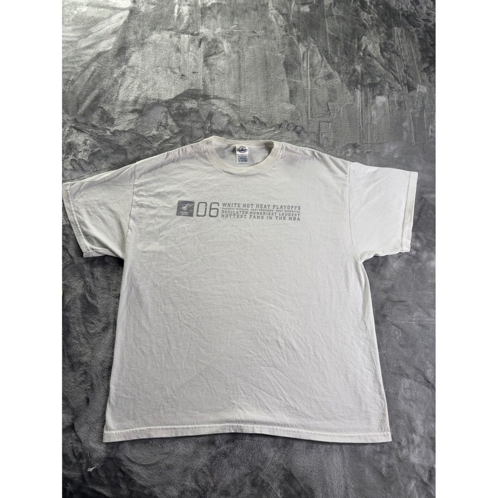 Delta Miami Heat 2006 White Hot Playoffs‎ T-Shirt Men's XL Cotton Vintage Used